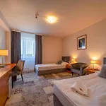 Nova Hotel 3*